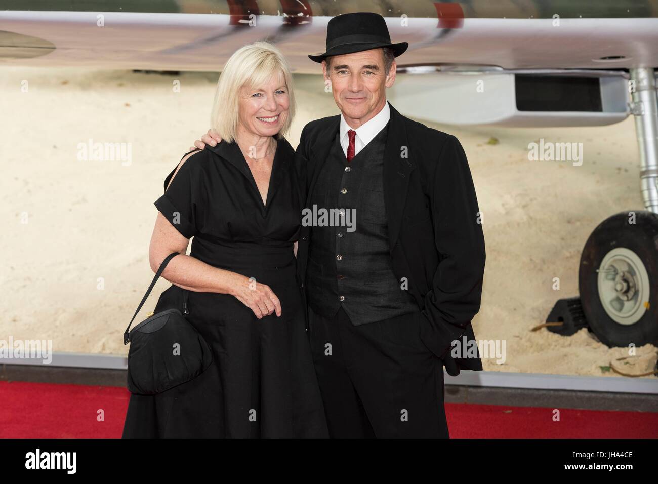 Mark Rylance et son épouse Claire van Kampen assister à la première mondiale de Dunkerque. Londres, Royaume-Uni. 13/07/2017 | Le monde d'utilisation Banque D'Images
