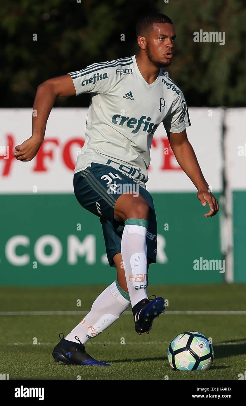 SÃO PAULO, SP - 13.07.2017 : TREINO N PALMEIRAS - Le joueur Augusto, de se Palmeiras, au cours de la formation, à l'Académie de football. (Photo : Cesar Greco/Fotoarena) Banque D'Images