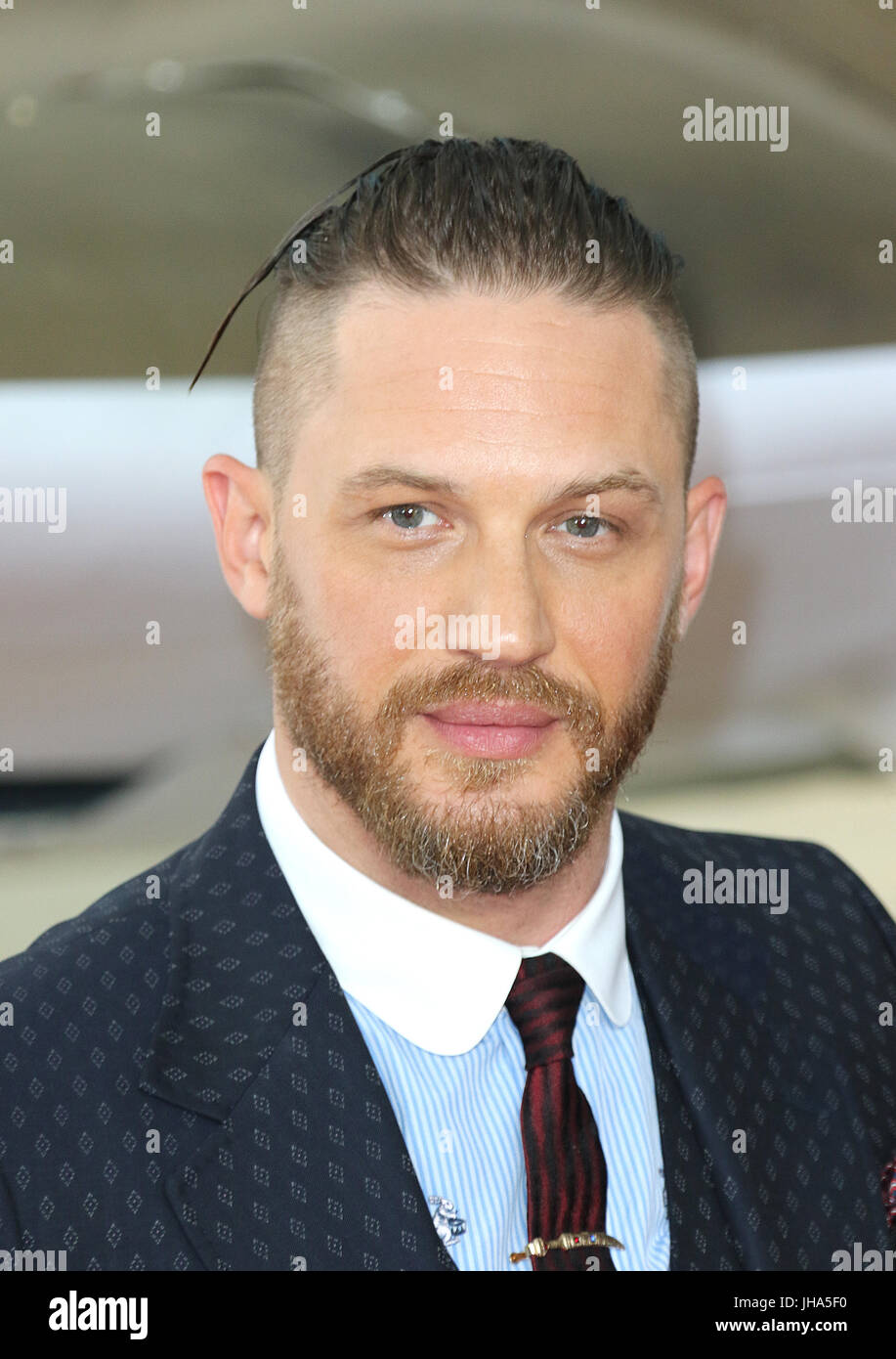 Londres, Royaume-Uni. Le 13 juillet, 2017. Tom Hardy, Dunkerque - World Film Premiere, Leicester Square, London UK, 13 juillet 2017, les soldats alliés de la Belgique, de l'Empire britannique, le Canada et la France sont entourés par l'armée allemande et ont été évacués pendant une bataille féroce dans la seconde guerre mondiale. Credit : Riche Gold/Alamy Live News Banque D'Images