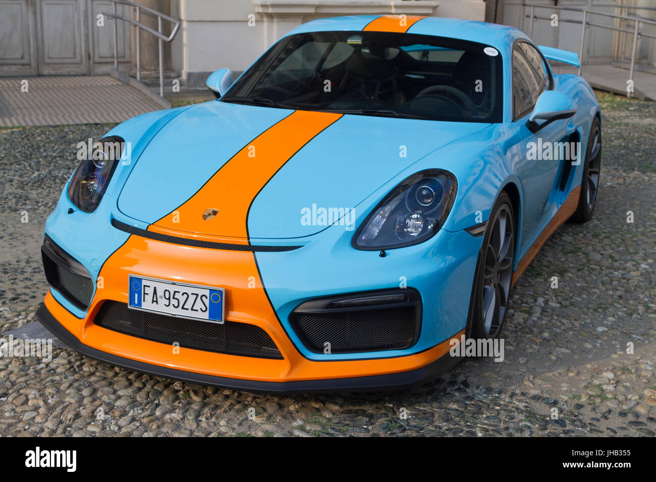 Une Porsche GT4. Voiture de sport de luxe et supercar sur pendant l'exposition Salon de l'Automobile de Turin. Banque D'Images
