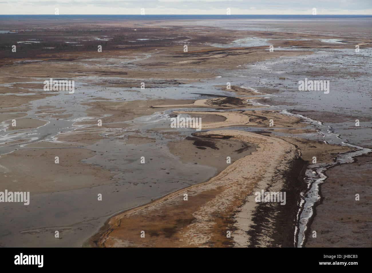 Le littoral semi-gelés de la Baie d'Hudson au nord de Churchill au Manitoba, Canada. Banque D'Images