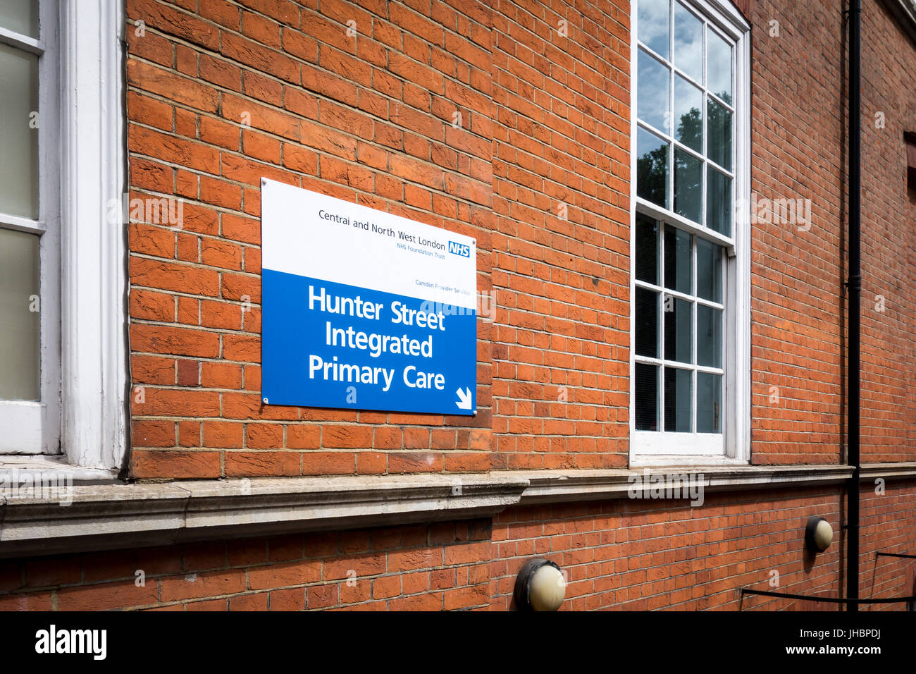 Hunter Street soins primaires intégrés signe, NHS, London, UK Banque D'Images