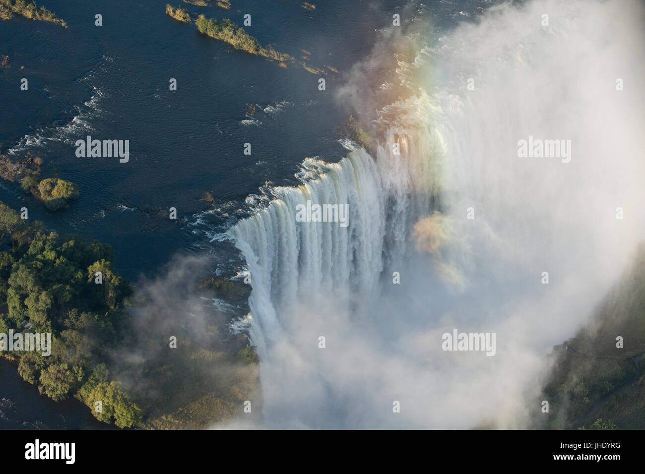 L'Afrique du Sud, à la frontière entre la Zambie et le Zimbabwe. Livingston, Zambie et Victoria Falls au Zimbabwe. Vue aérienne de Victoria Falls, ou Mosi-oa Banque D'Images