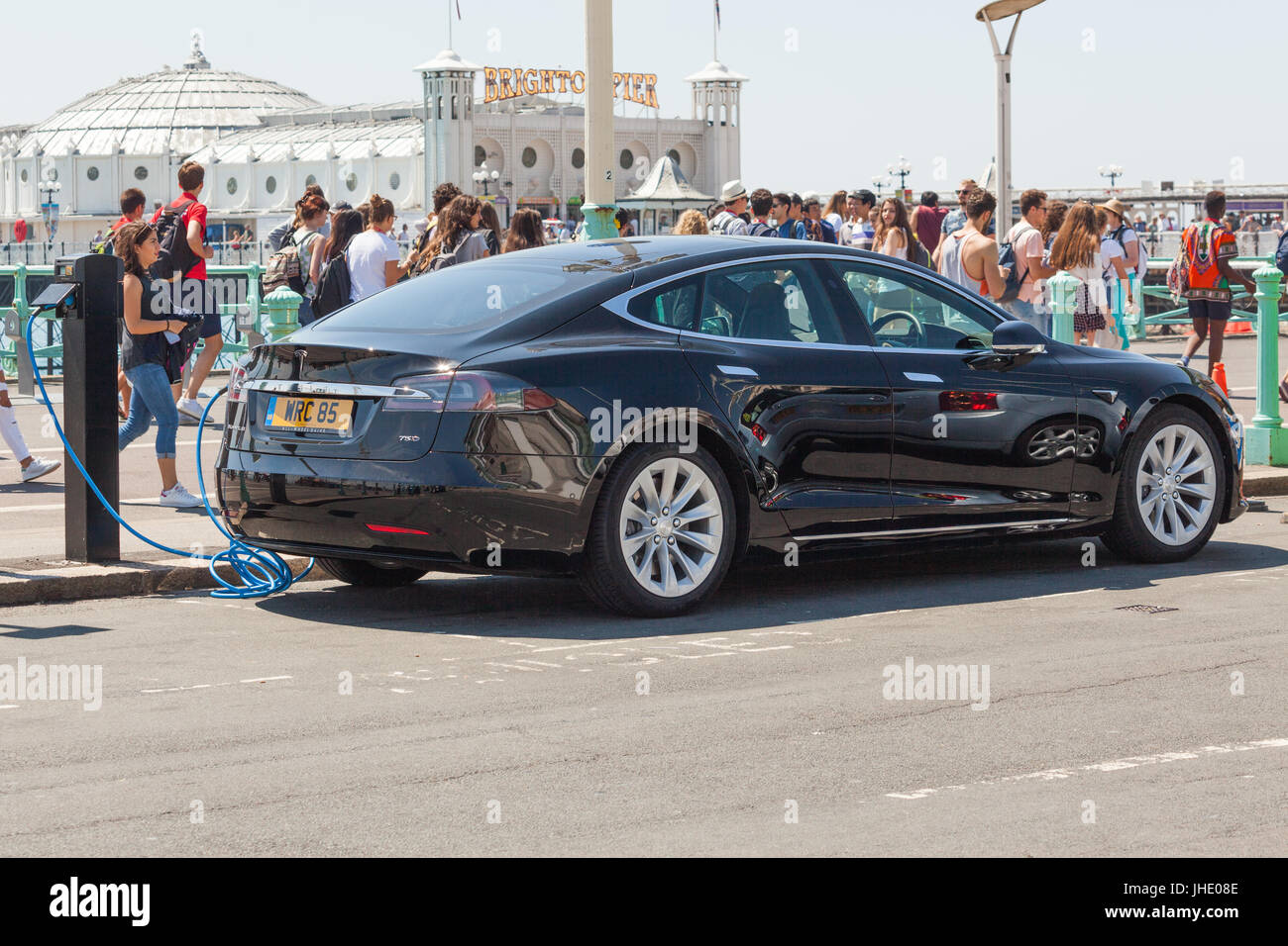 Chargement de Tesla - Brighton Banque D'Images