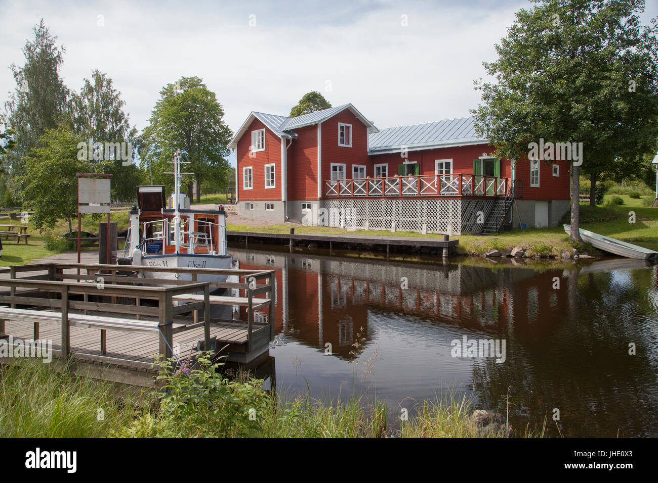 STJÄRNUND communauté industrielle de Dalarna 2017 ancien bateau à la jetée du village Banque D'Images