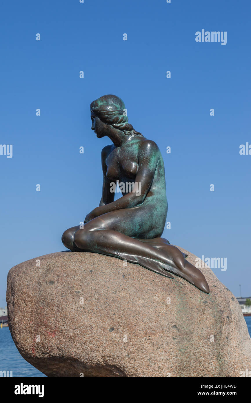 La statue de la petite sirène de Copenhague, Danemark. Banque D'Images