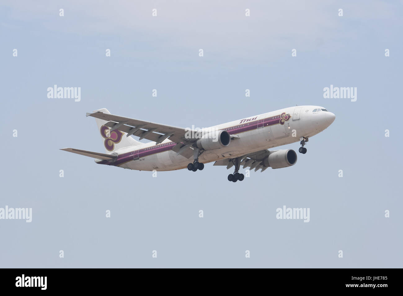 CHIANG MAI , THAÏLANDE - 13 avril 2007 : HS-TAC Airbus A300-600 de Thai Airways. L'atterrissage à l'aéroport Suvarnabhumi de Bangkok de Chiangmai. Banque D'Images