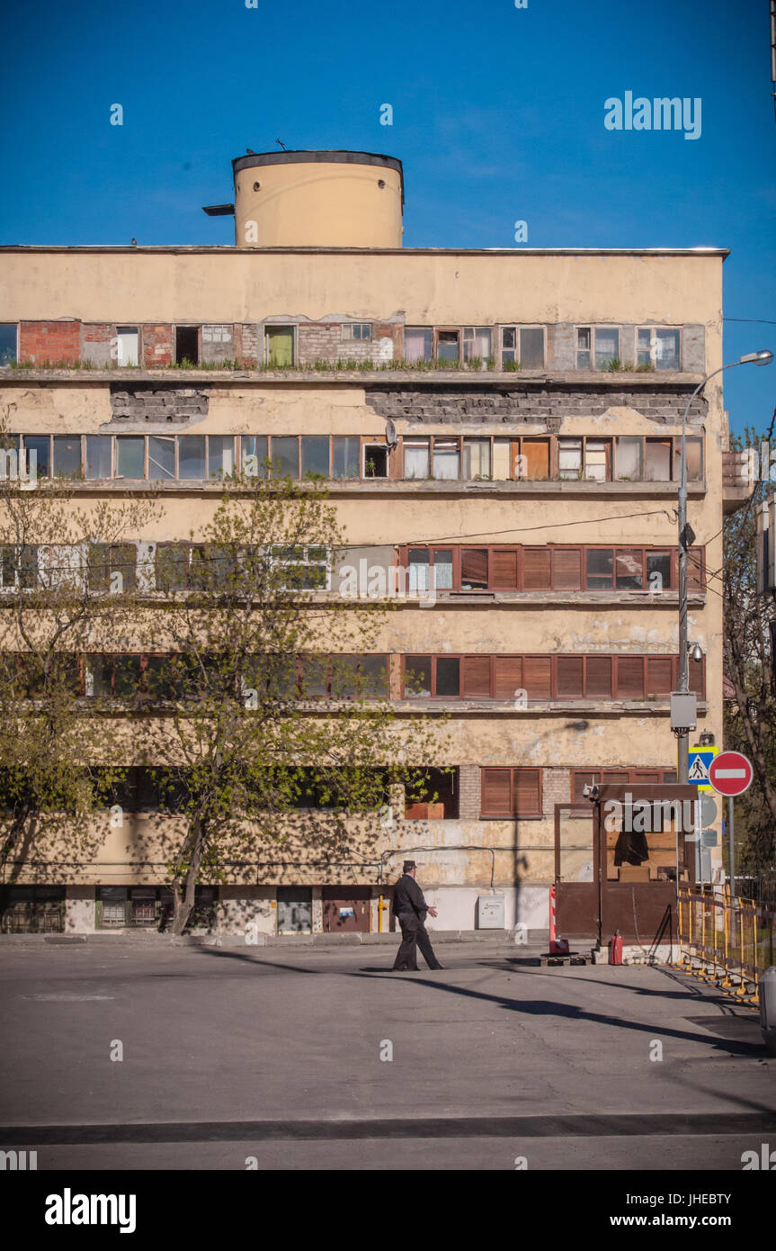 Russie, Moscou - 5 mai 2017. Narkomfin. Vue extérieure. Architecture bâtiment constructiviste célèbre dans le quartier central de Moscou. Banque D'Images