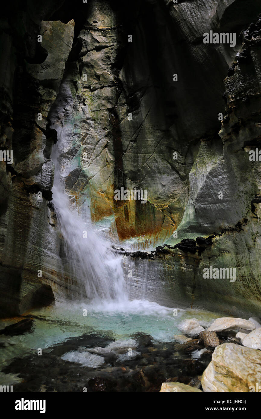 En cascade, Grotte Trollkirka Norvège Banque D'Images