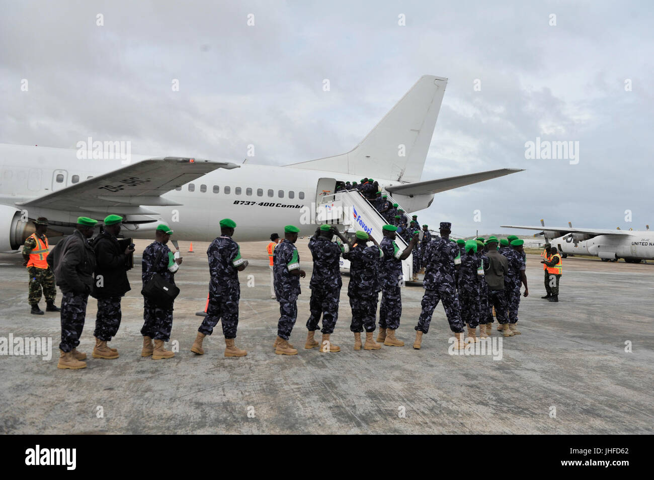 201504 Rotation FPU-12 (20262991486) Banque D'Images 201504 Rotation FPU-12 (20262991486) Banque D'Images