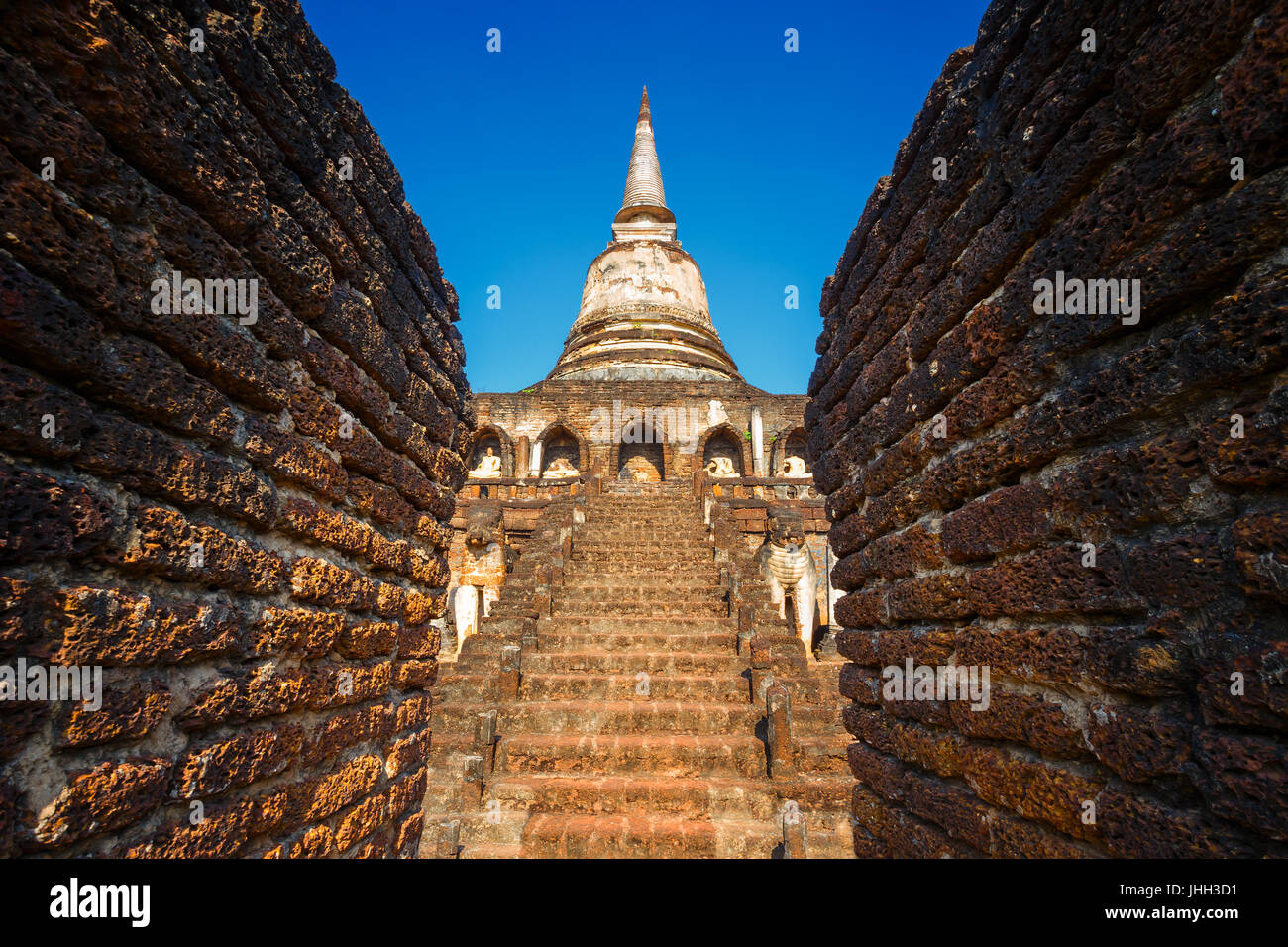 Temple Wat Chang Lom chez Si Satchanalai Historical Park, site du patrimoine mondial de l'UNESCO dans la région de Sukhothai, Thaïlande Banque D'Images