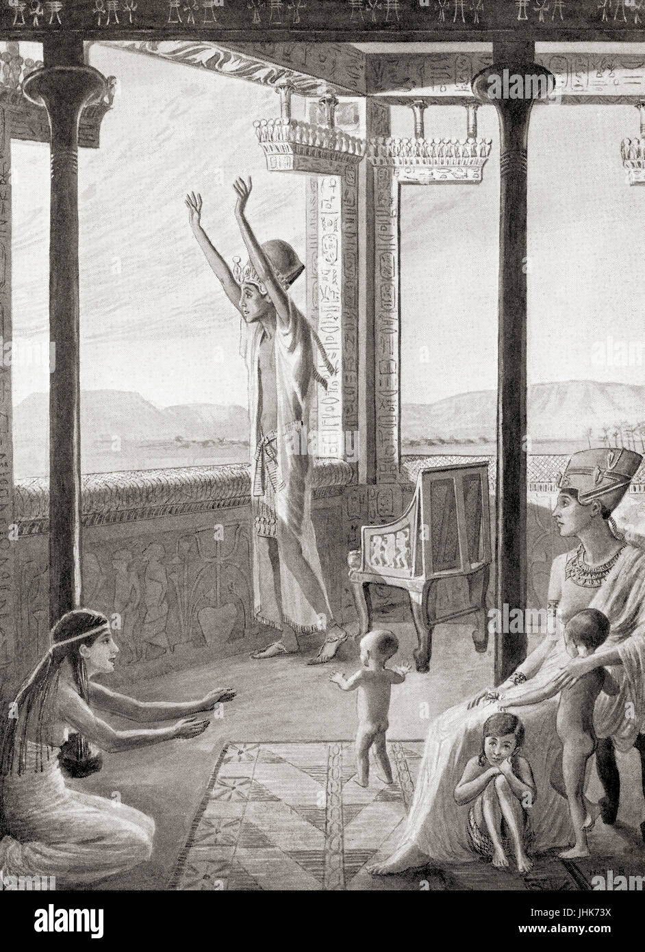 Akhénaton et sa famille adorant l'Aton ou Aton, le disque du soleil dans la mythologie de l'Égypte ancienne. Akhénaton Echnaton, aussi orthographié, Akhenaton, Ikhnaton et Khuenaten, aka Amenhotep IV. Pharaon égyptien de la xviiie dynastie. Il est particulièrement indiqué pour l'abandon de la religion égyptienne traditionnelle et l'introduction du culte centré sur l'ATON. Après la peinture de W.M.N. Brunton (1880-1959). L'histoire de Hutchinson de l'ONU, publié en 1915. Banque D'Images