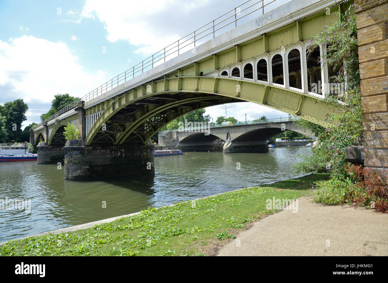 Pont ferroviaire de Richmond et Twickenham, pont sur la Tamise à l'ouest de Londres Banque D'Images