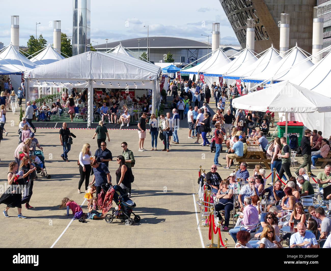 Les personnes qui désirent visiter Cardiff Food Festival 2017 Banque D'Images