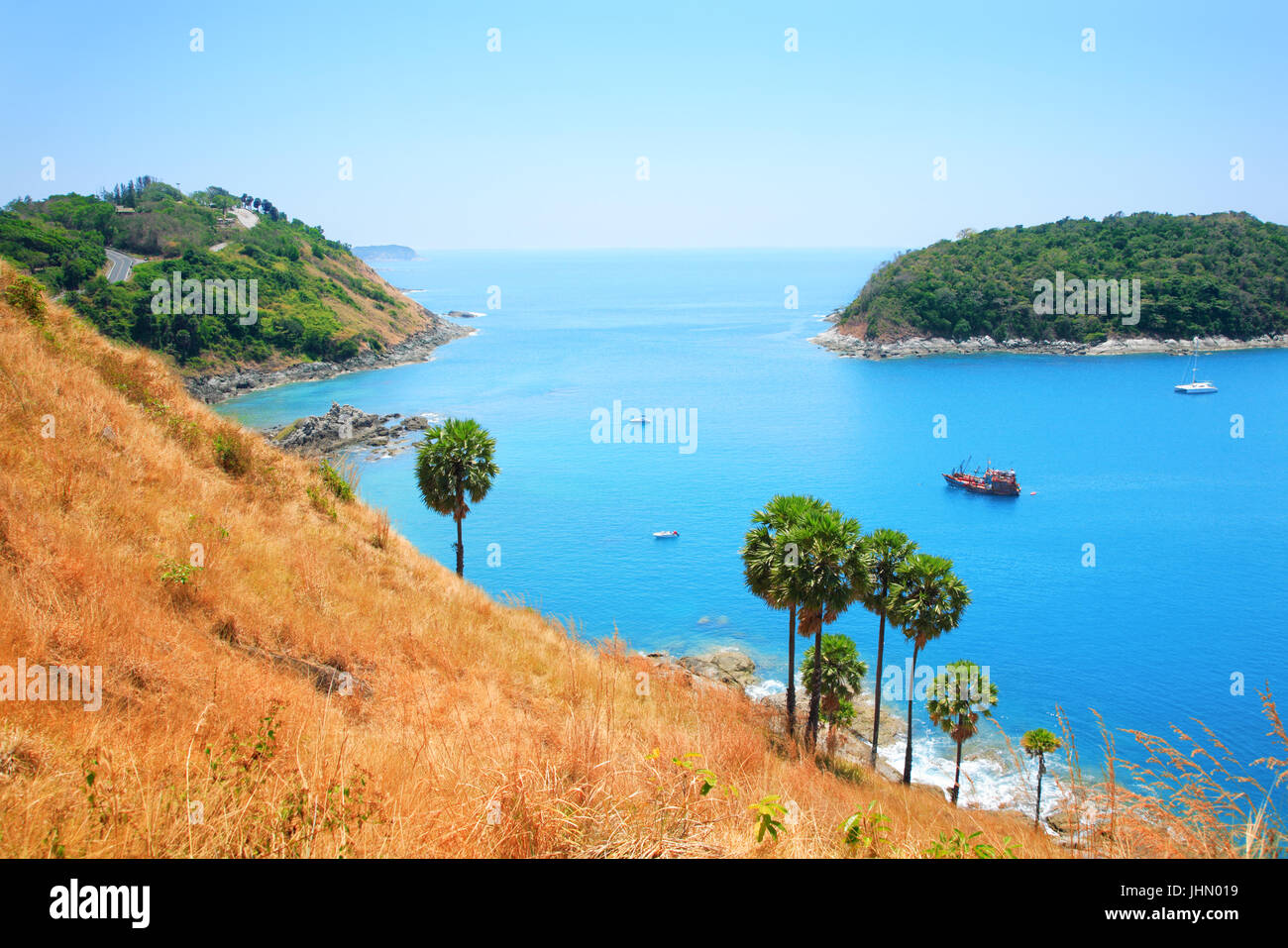 Côte de la plage de Yanui, île de Phuket, Thaïlande. Vue du moulin de vue. Banque D'Images