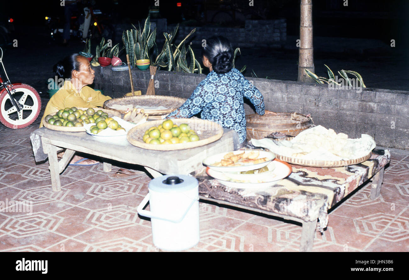Commerce alimentaire typique ; jardin ; Yogyakarta Malioboro ; centre de Java, Indonésie Banque D'Images