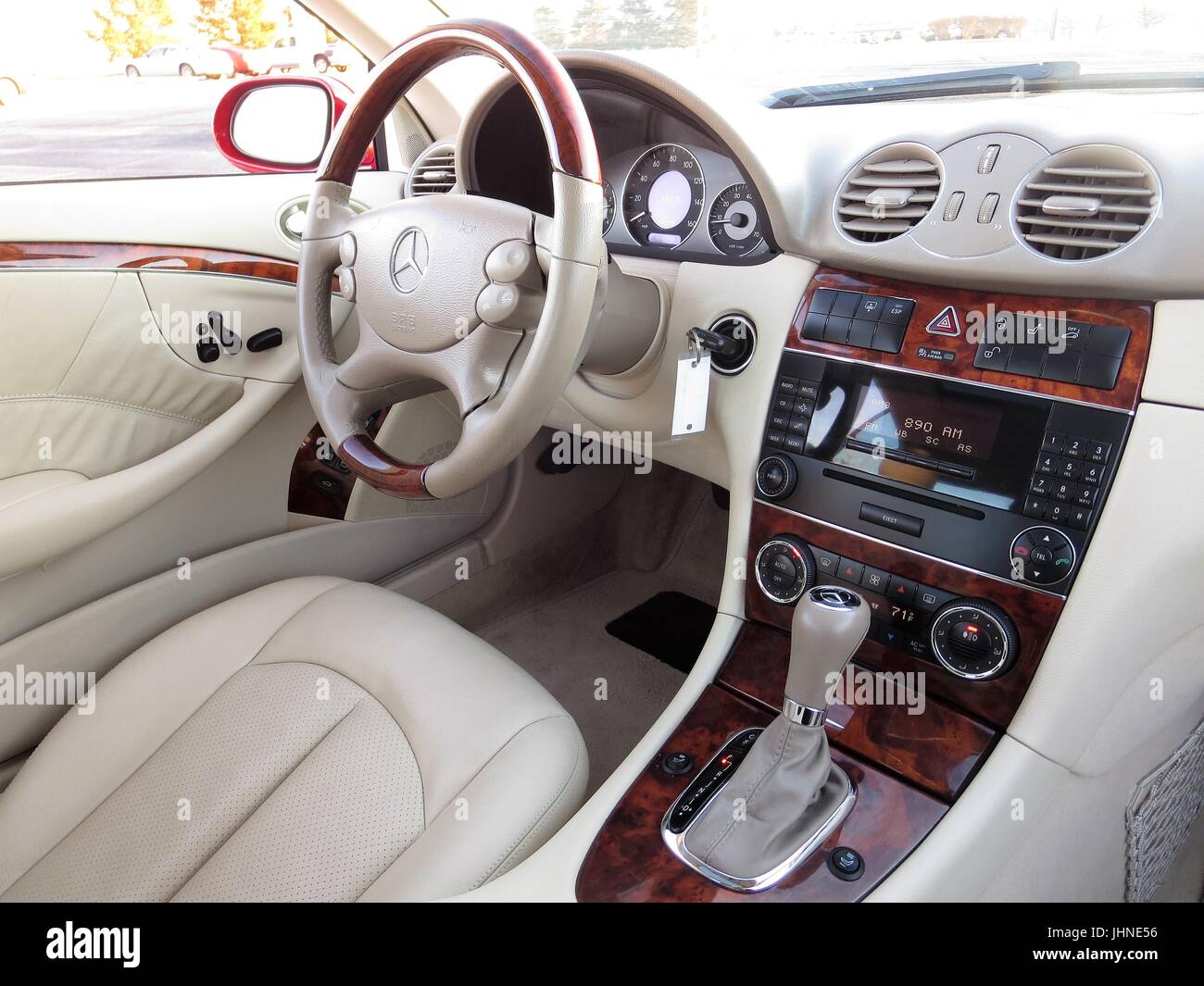 Vue de l'intérieur de Mercedes Benz CLK500 coupé Photo Stock - Alamy