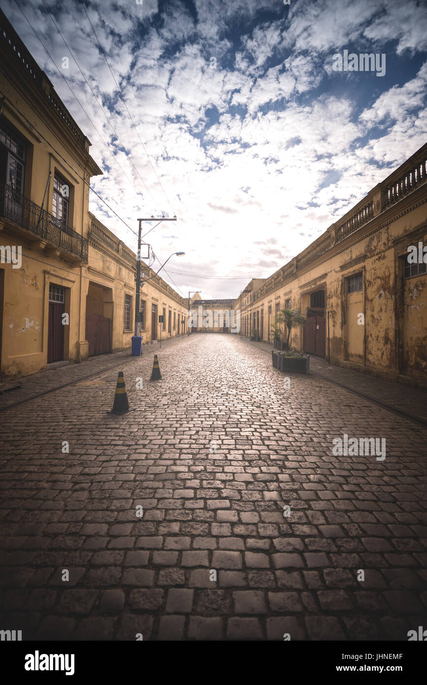 São Francisco do Sul, Santa Catarina, Brésil - Juillet 8, 2017 : Ancien bâtiment de point touristique de la ville. Banque D'Images