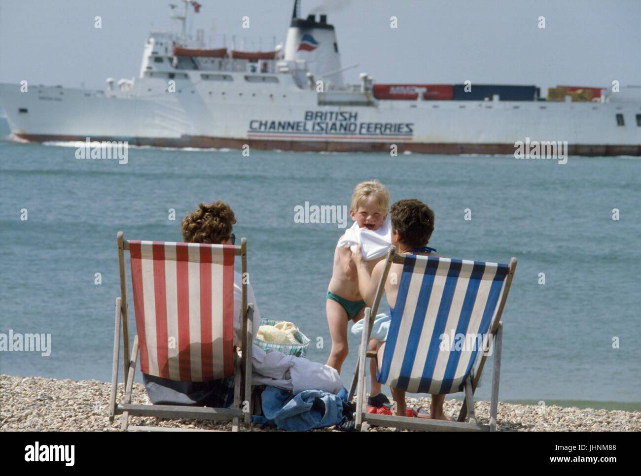 L'Angleterre, la ville de Portsmouth, les vacanciers sur la plage Banque D'Images