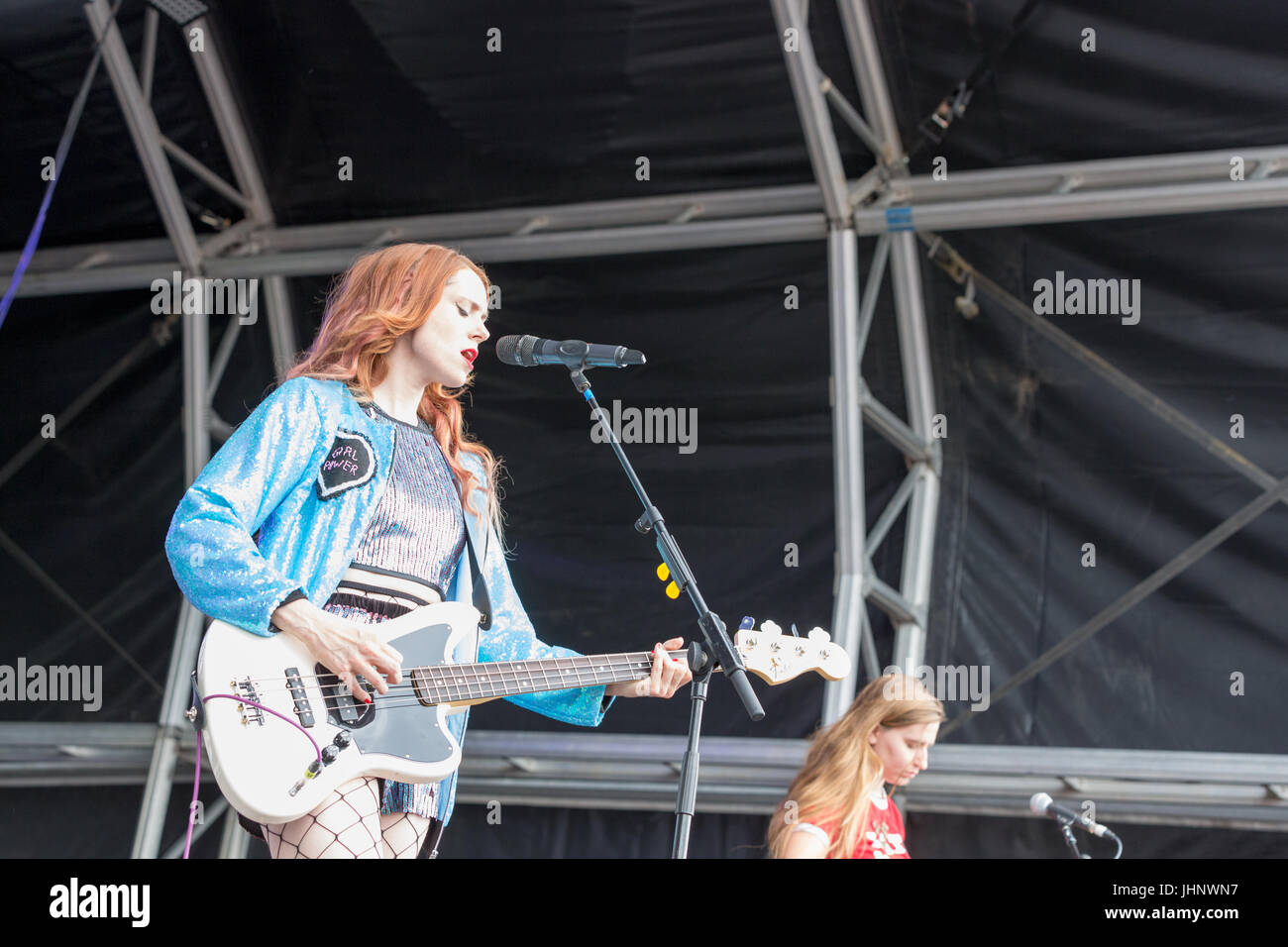 Kate Nash performing on stage à Coventry, Godiva Festival en juillet 2017 Banque D'Images