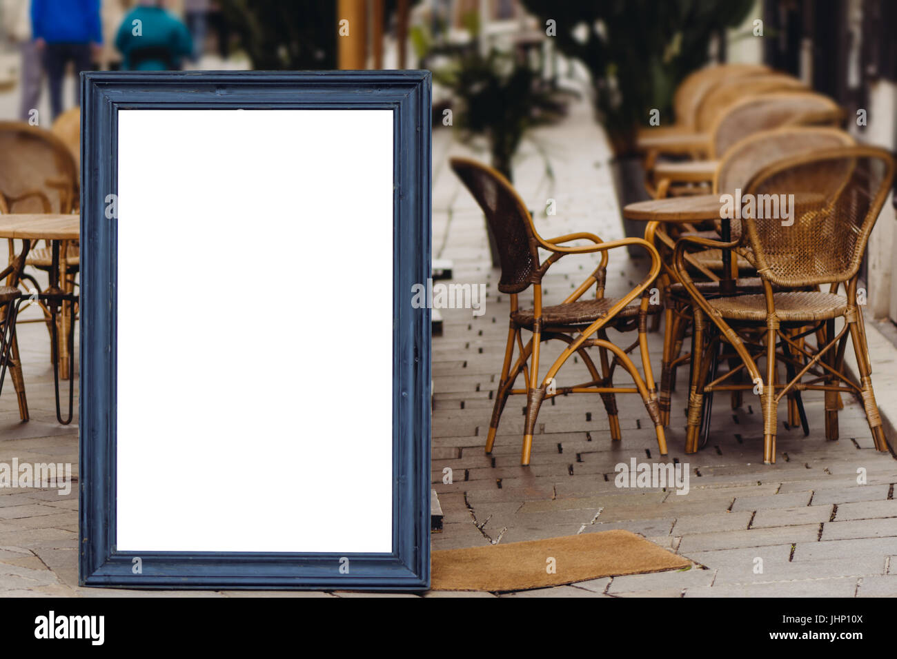 Menu Conseil Vierge Stand Des Maquettes Sur La Terrasse Du Restaurant En Plein Air Sur Le Trottoir Photo Stock Alamy Menu Conseil Vierge Stand Des Maquettes Sur La Terrasse Du Restaurant En Plein Air Sur Le Trottoir Photo Stock Alamy