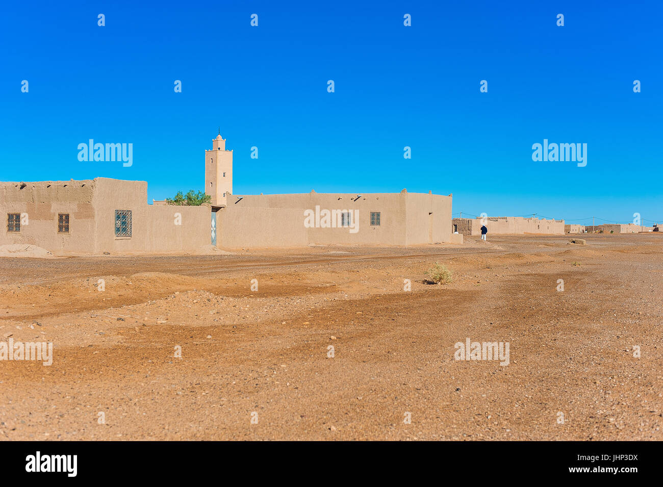 Maison dans le petit village désert du Sahara, près de Merzouga, Maroc Banque D'Images
