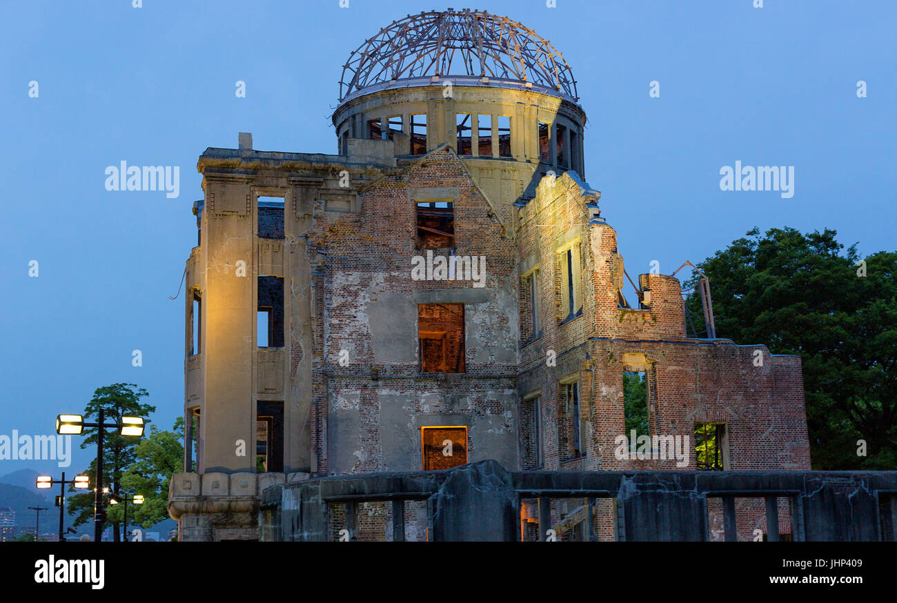 Hiroshima Peace Memorial la nuit, Japon Banque D'Images