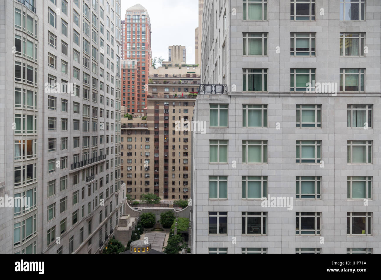 Un paysage urbain de divers bâtiments et matériaux de construction dans l'upper west side de Manhattan Banque D'Images