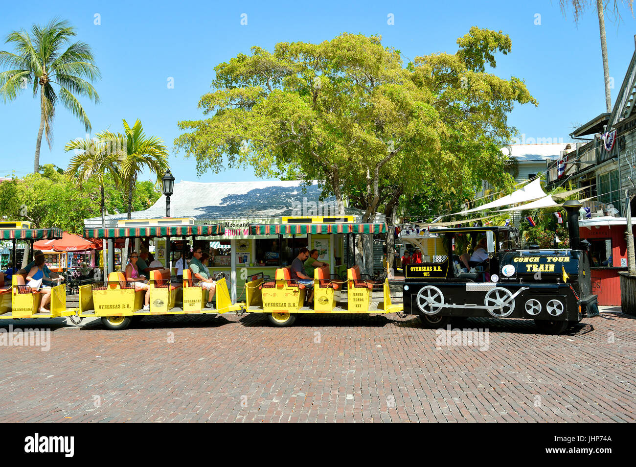 Key West Conch Tour Train prenant les touristes autour de l'attractions touristiques Banque D'Images