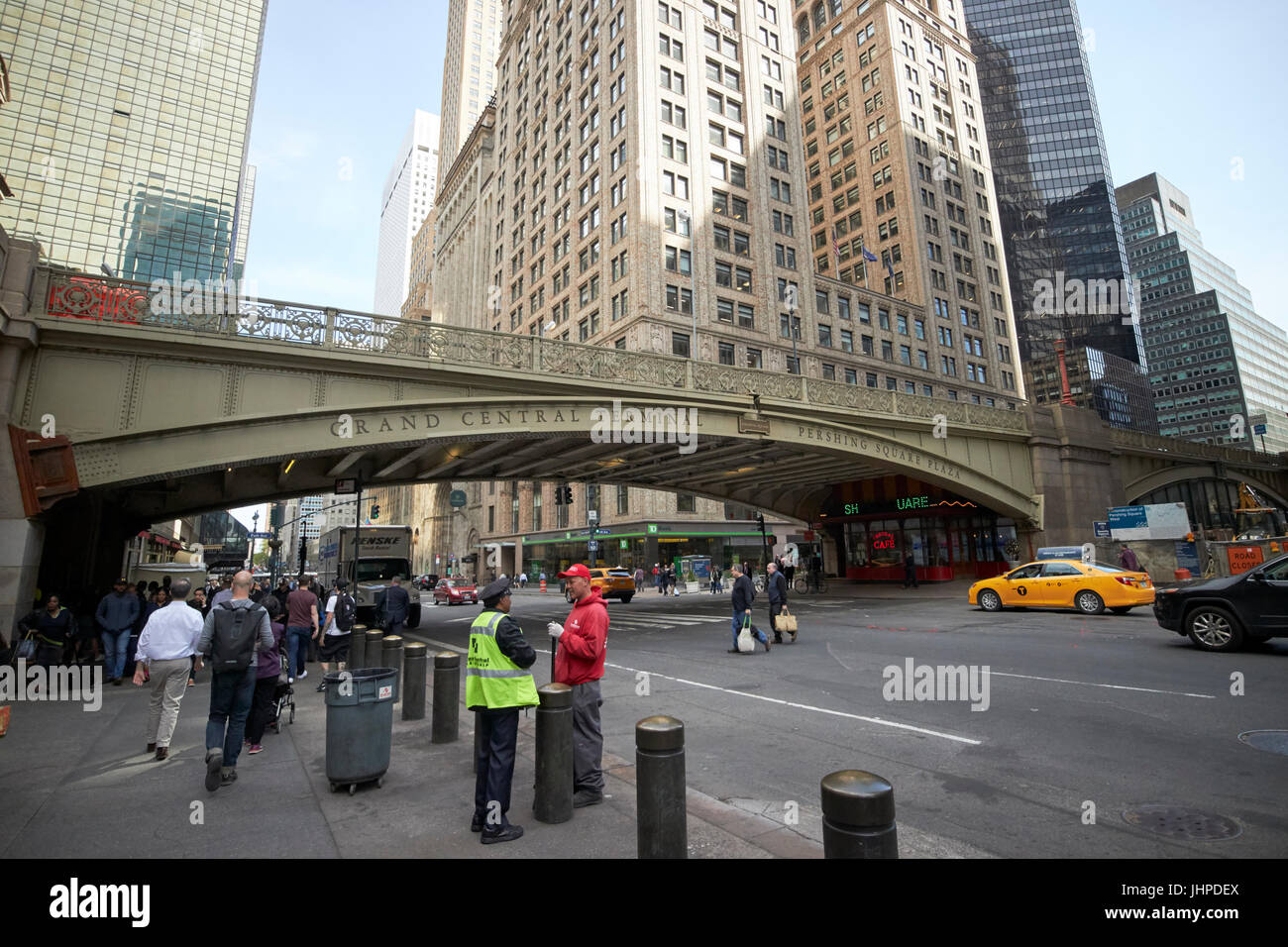 Viaduc sur pershing square reliant la gare Grand Central et Park Avenue New York USA Banque D'Images