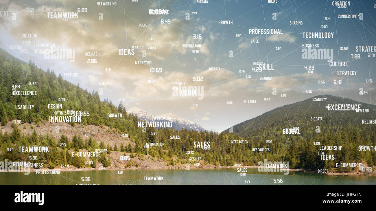 Points de connexion sur fond noir de la forêt de montagne par contre sur la rivière contre le ciel Banque D'Images