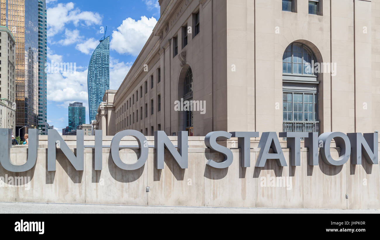 Panneau de la gare Union sur le bâtiment des rues Bay et Front à Toronto, Canada. Banque D'Images
