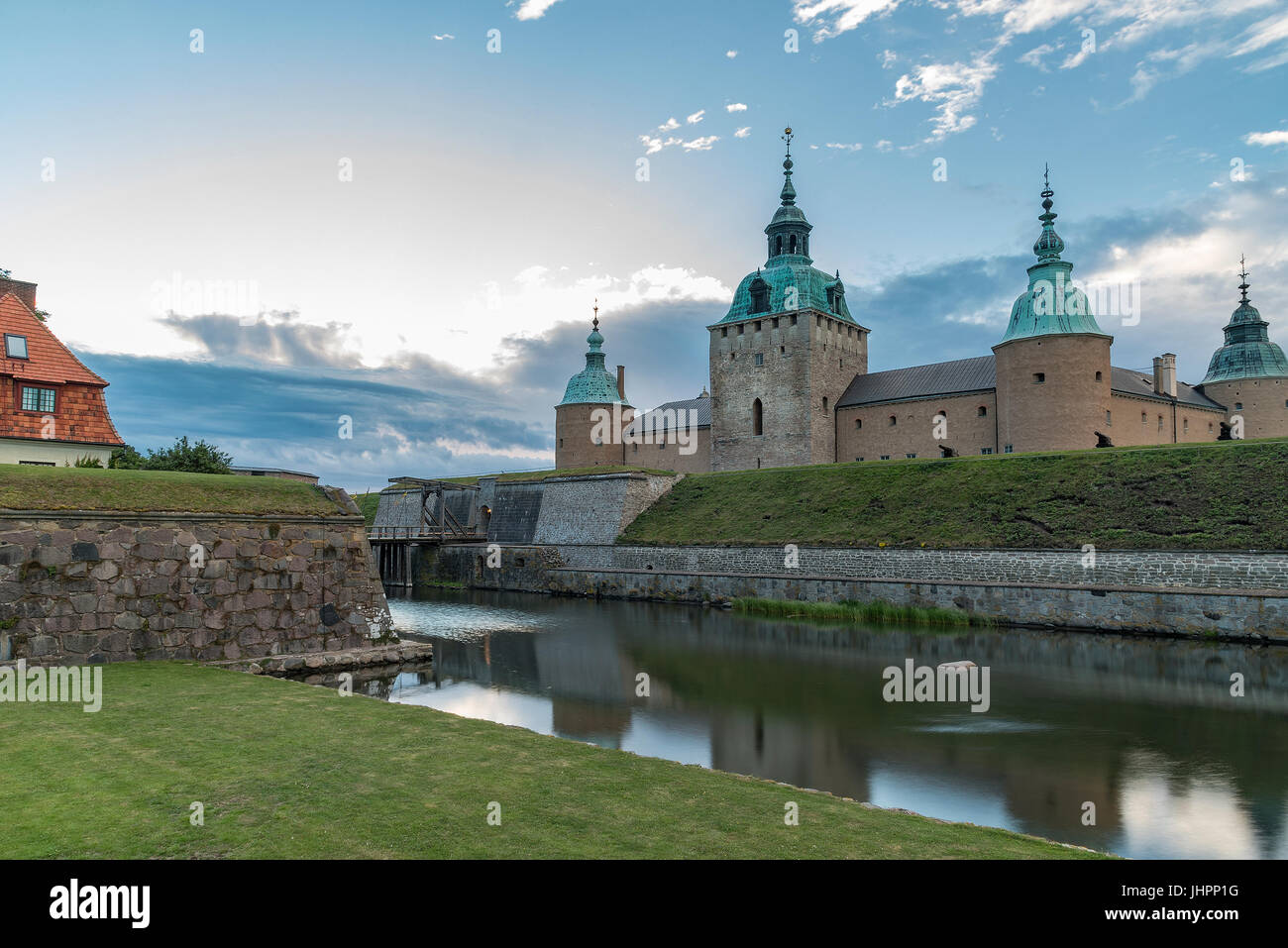 Château de Kalmar au lever du soleil dans la région de Smaland en Suède. Banque D'Images