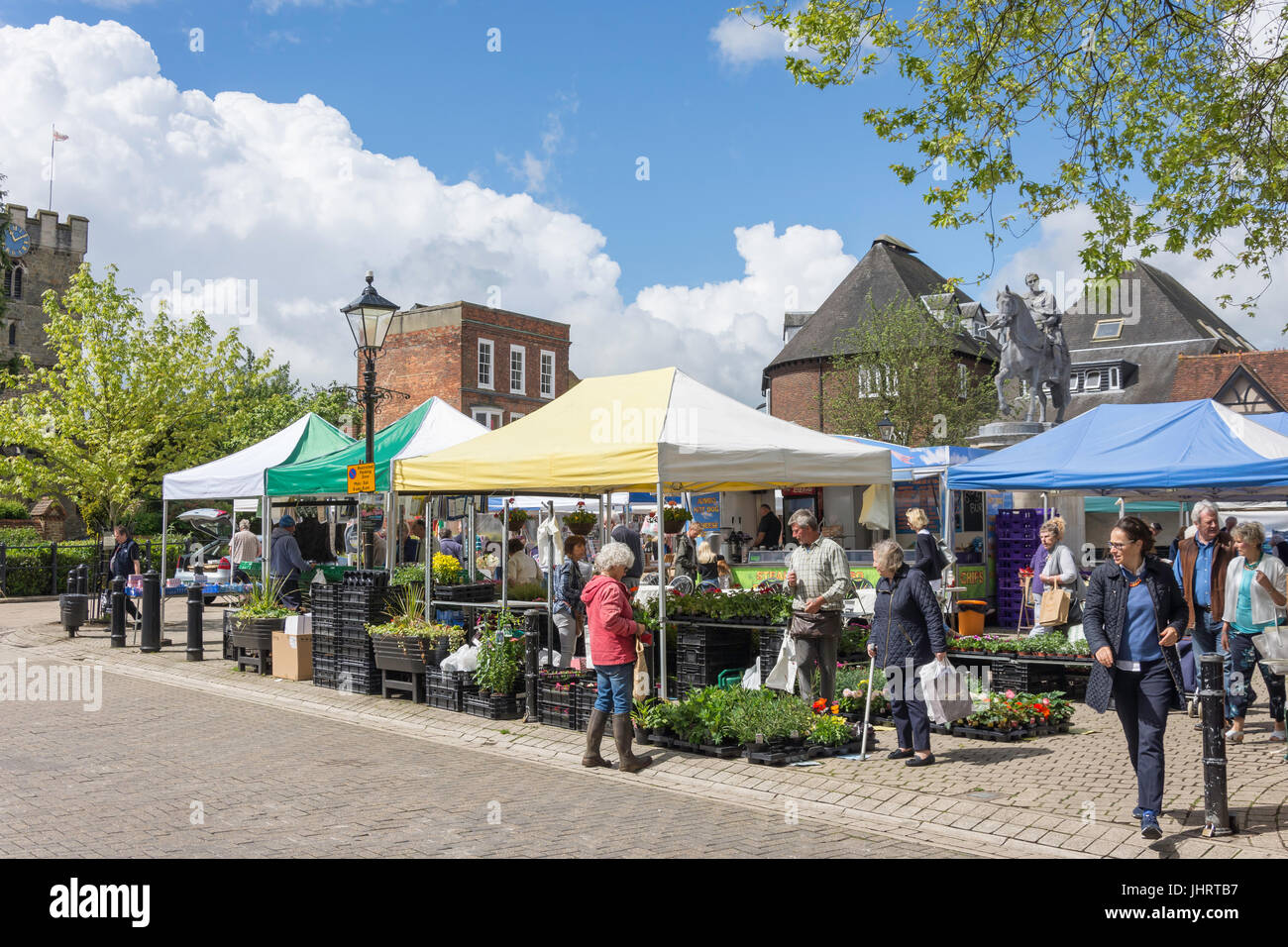 Hampshire Marché de producteurs sur la place, Petersfield, Hampshire, Angleterre, Royaume-Uni Banque D'Images