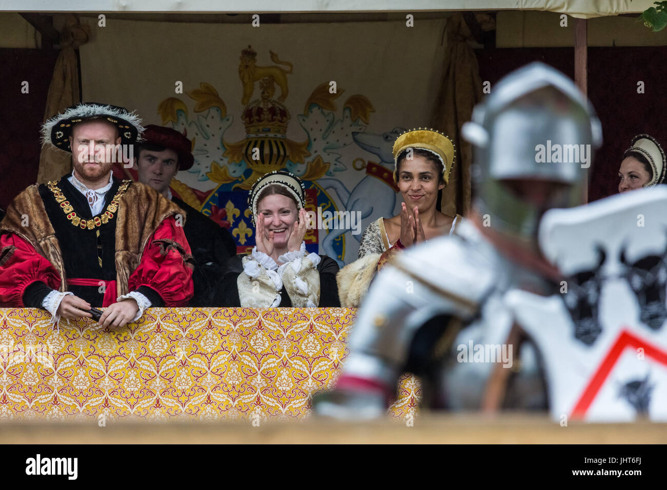 Dunmurry, Londres, Royaume-Uni. 15 juillet, 2017. Reconstitutions historiques au cours de la Joute Tudor à Hampton Court Palace © Guy Josse/Alamy Live News Banque D'Images