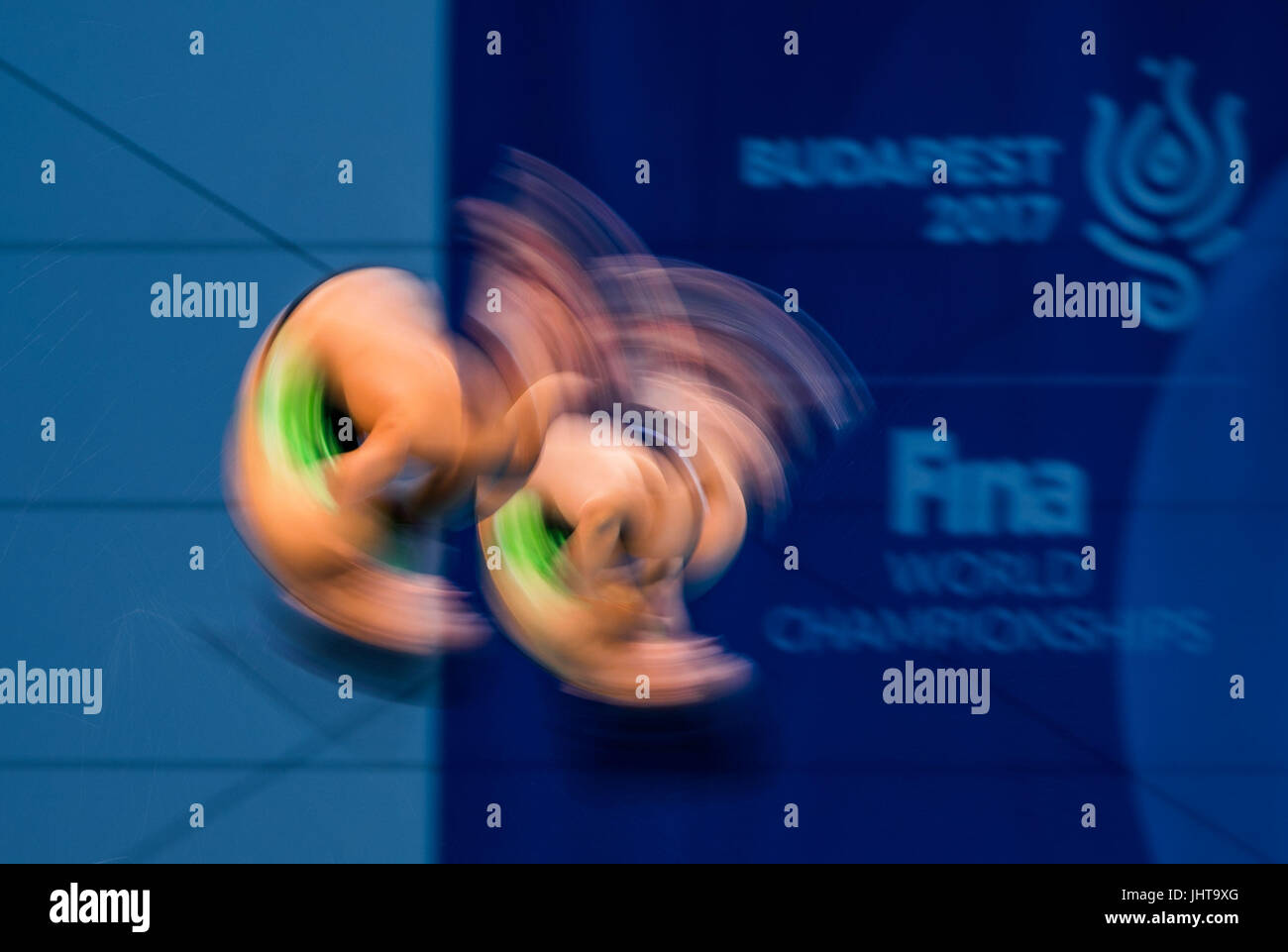 Budapest, Hongrie. 16 juillet, 2017. Kovchenko Taneka et Melissa Wu de l'Australie durant les 10 mètres de la femme à la qualification de plongeon synchronisé aux Championnats du monde FINA 2017 à Budapest, Hongrie, 16 juillet 2017. Photo : Jens Büttner/dpa-Zentralbild/dpa/Alamy Live News Banque D'Images