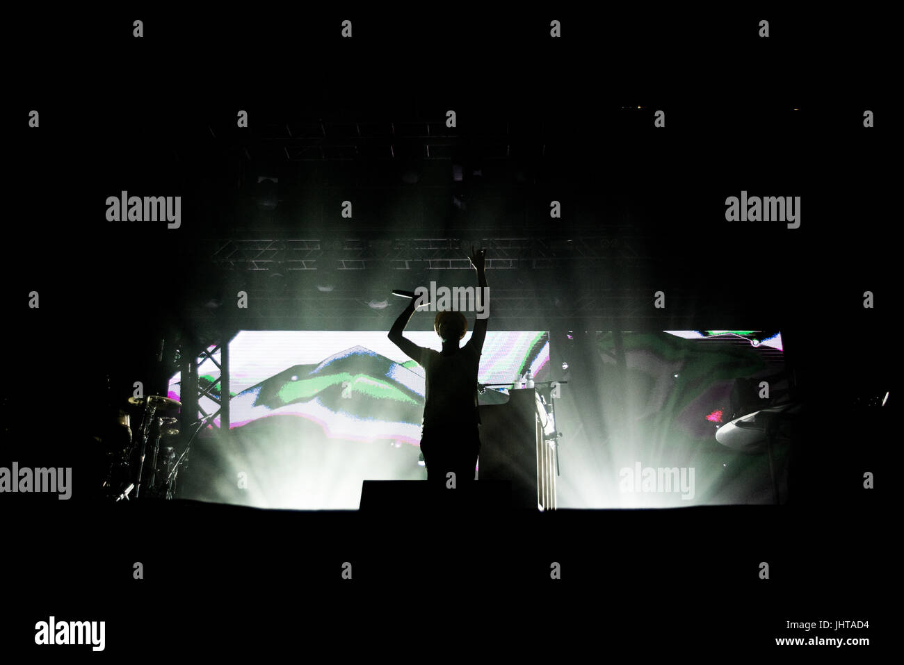 Fabriano, Italie 15 Juillet 2017 Le chanteur italien Samuel Romano (de Subsonica) effectue au Festival des fleurs Crédit : Alberto Gandolfo/Alamy Live News Banque D'Images