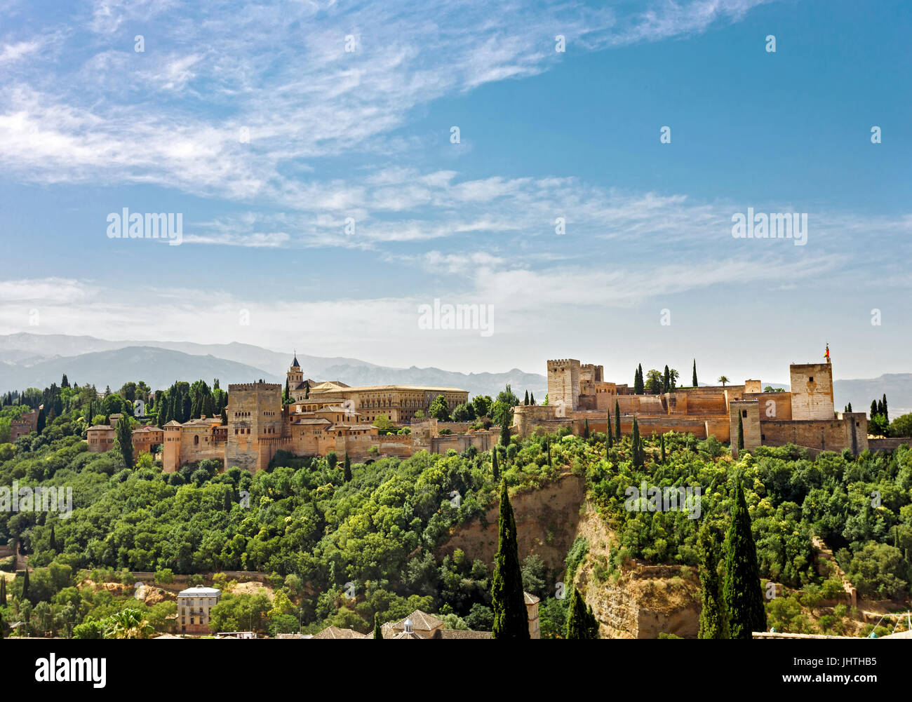 Palais de l'Alhambra à Grenade, Espagne. vue panoramique sur l'ancien palais arabe médiévale à l'andalousie. célèbre destination touristique. Banque D'Images