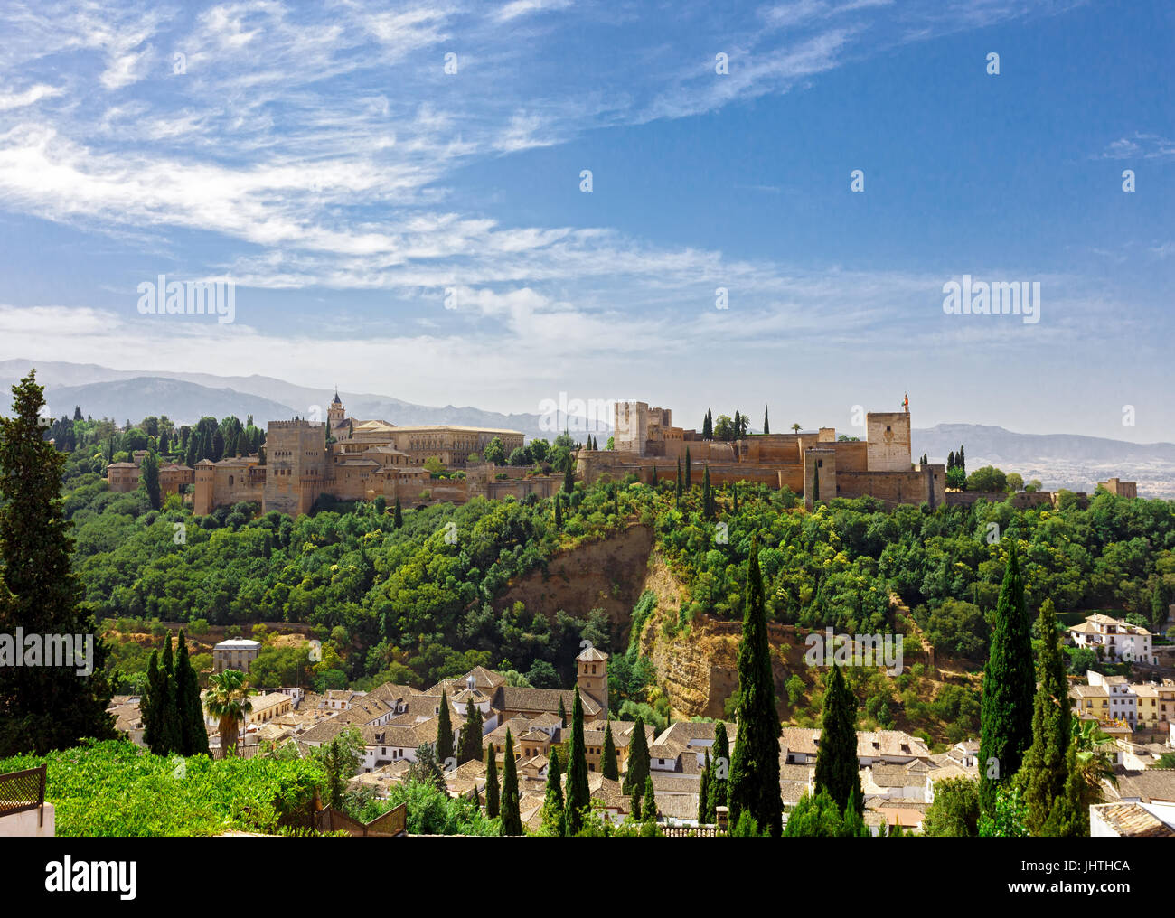 Palais de l'Alhambra à Grenade, Espagne. vue panoramique sur l'ancien palais arabe médiévale à l'andalousie. célèbre destination touristique. Banque D'Images