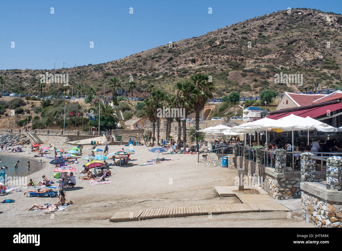 Plage et Beach bar restaurant de Cala Cortina près de Cartagena Murcia Espagne Banque D'Images