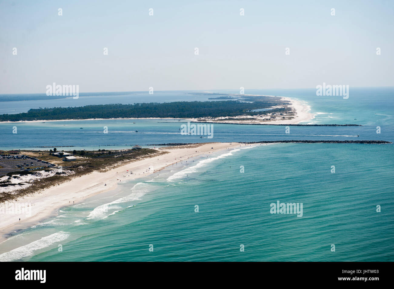 Une vue aérienne de la côte de la Floride, à Panama City Beach Shell Island où Saint Andrews Bay se jette dans le golfe du Mexique Banque D'Images