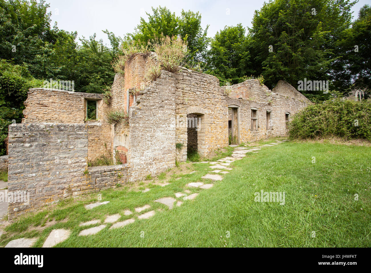 Tyneham, village près de Wareham, Dorset. Une partie de l'Purbecks. Évacuée en 1943 et reste désert. L'église et de l'école seulement les bâtiments intacts. Banque D'Images