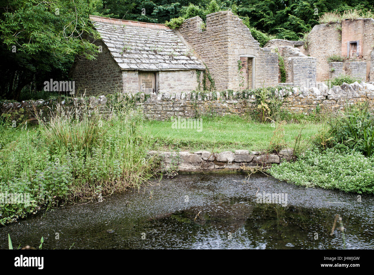 Tyneham, village près de Wareham, Dorset. Une partie de l'Purbecks. Évacuée en 1943 et reste désert. L'église et de l'école seulement les bâtiments intacts. Banque D'Images