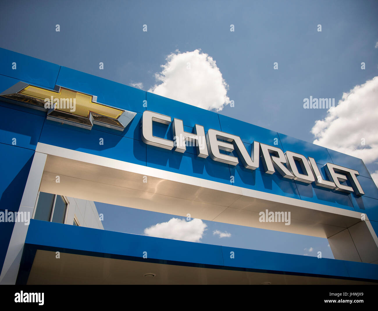 Inscrivez-vous au-dessus d'un concessionnaire Chevrolet à New Jersey Banque D'Images