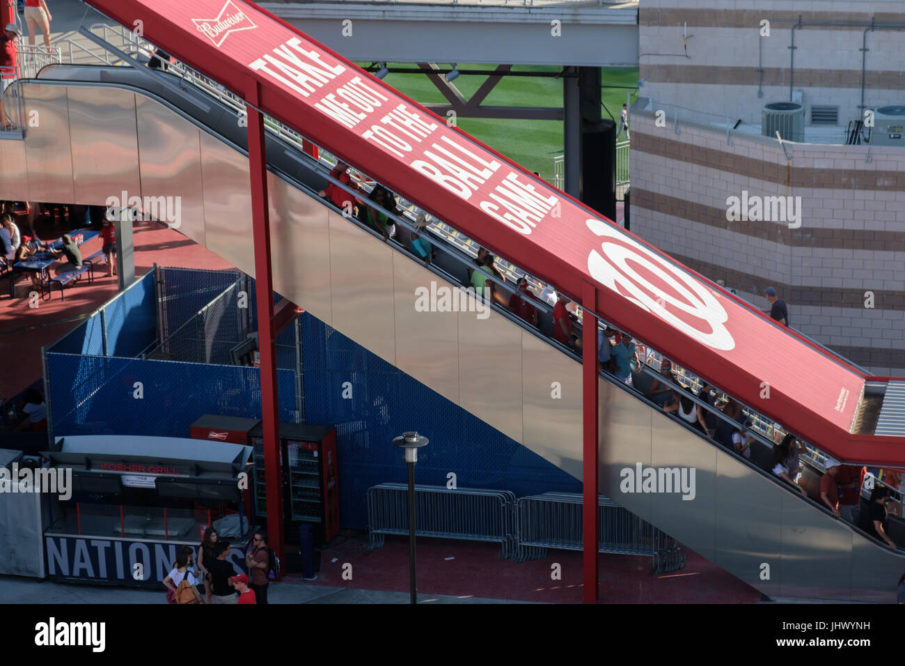Les spectateurs à Washington Nationals Park pour un jeu avec les Braves d'Atlanta Banque D'Images