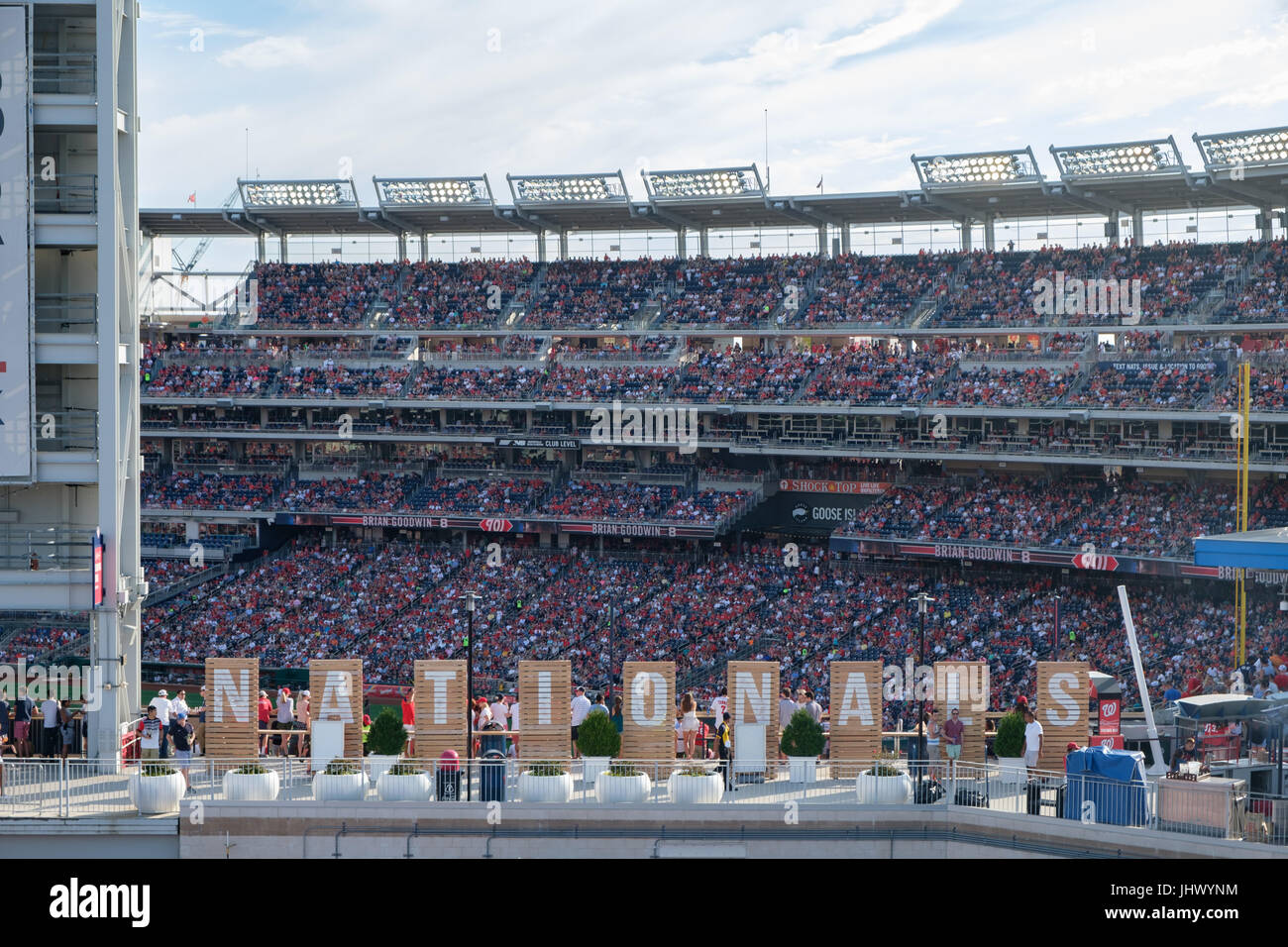 Les spectateurs à Washington Nationals Park pour un jeu avec les Braves d'Atlanta Banque D'Images