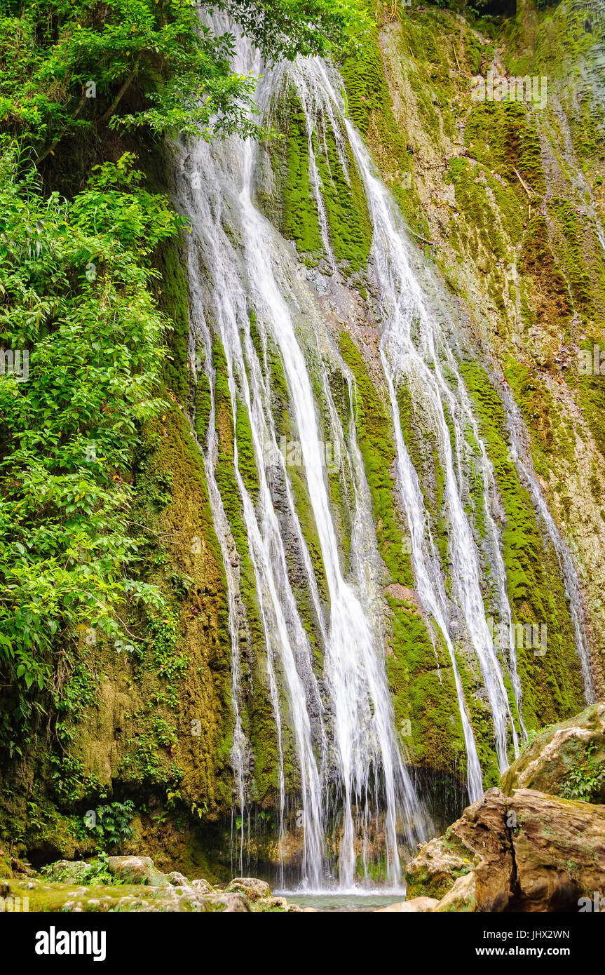 Partie de la 35m de hauteur de la partie supérieure des cascades cascades de Mele - Port Vila, l'île d'Efate, Vanuatu Banque D'Images