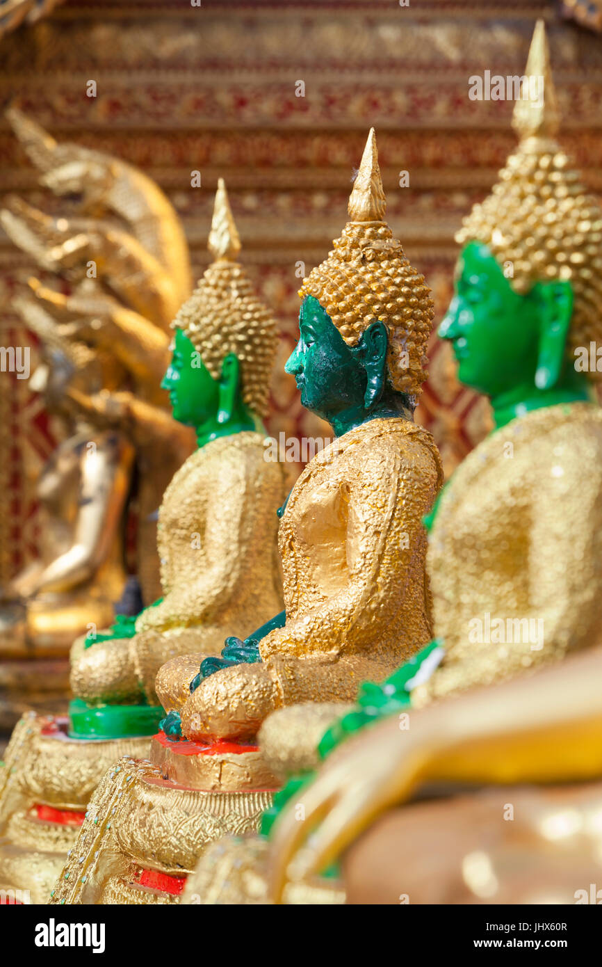 Statues de Bouddha de Jade, Wat Phrathat Doi Suthep, Chiang Mai, Thaïlande Banque D'Images
