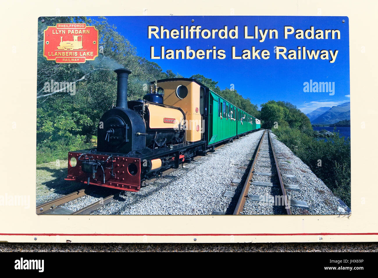 Llanberis lake, Rheilffordd Lllyn Padarn ferroviaire, Gwynedd, Snowdonia, le nord du Pays de Galles, Royaume-Uni Banque D'Images