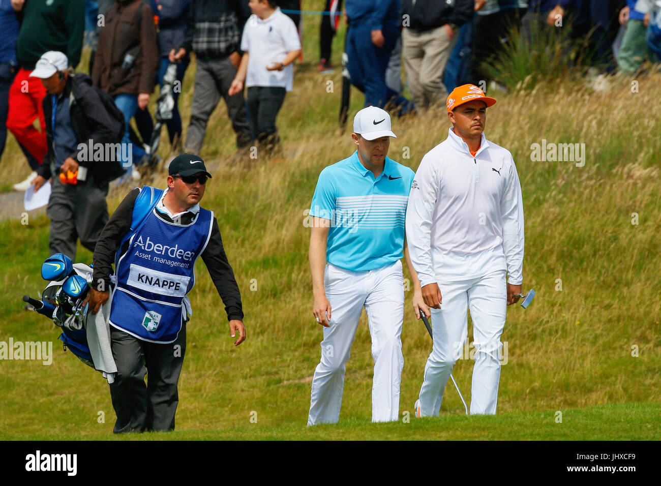 L'Ayrshire, Ecosse, Royaume-Uni. 16 juillet, 2017. Le dernier jour de la Aberdeen Asset management Scottish Open Golf Championship a fourni une grande partie du théâtre et lecture à partir d'un passionnant domaine international de joueurs en compétition pour le trophée et prix en argent. Le concours a été joué plus de liens Dundonald, près d'Irvine Ayrshire en Écosse dans le chaud soleil d'été et a conclu avec une victoire spectaculaire pour RAFA CABRERA BELLO forme Espagne Credit : Findlay/Alamy Live News Banque D'Images